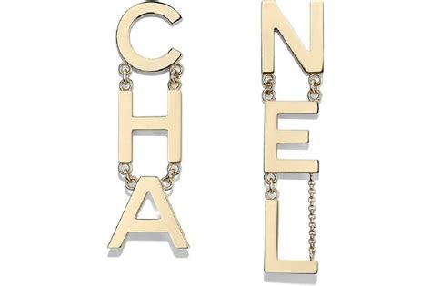 chanel letter earring